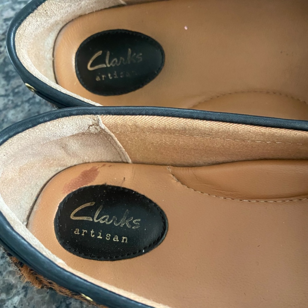 Clarks Artisan Leopard Print fur loafer Size 8 - Picture 2 of 9